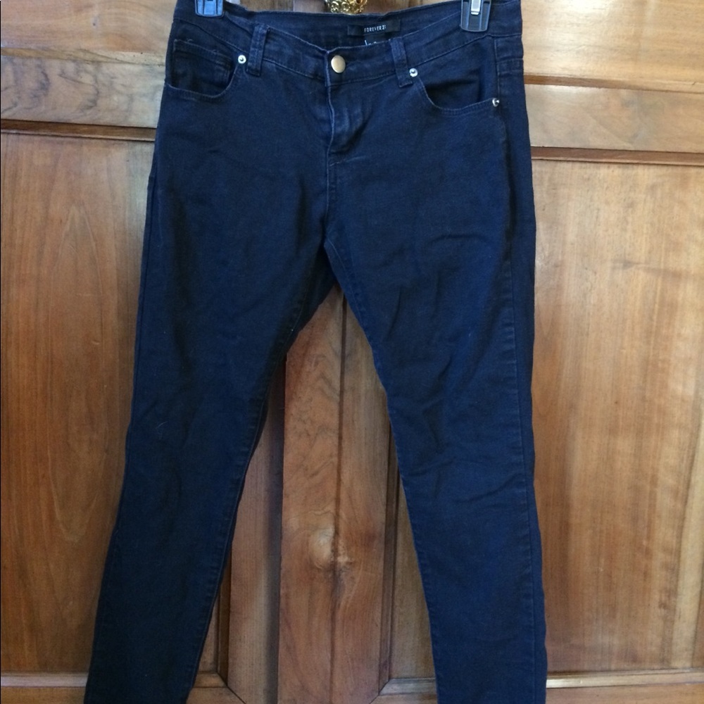 FOREVER 21 DARK BLUE JEANS